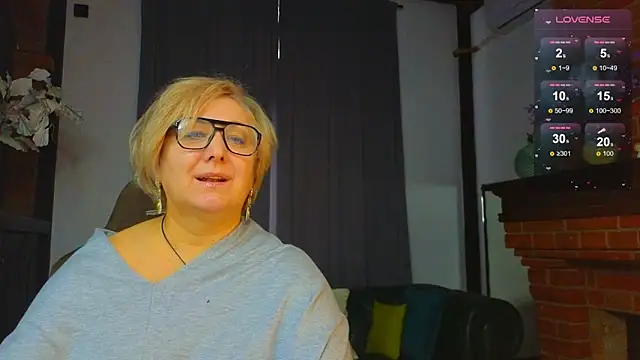 Snapshot of Marta_Wils chatting on October 29, 2025, 3:31 am Marta Wils online show from October 29, 2025, 3:31 am