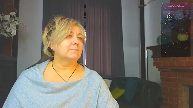 Snapshot of Marta_Wils chatting on October 30, 2025, 5:09 am Marta Wils online show from October 30, 2025, 5:09 am