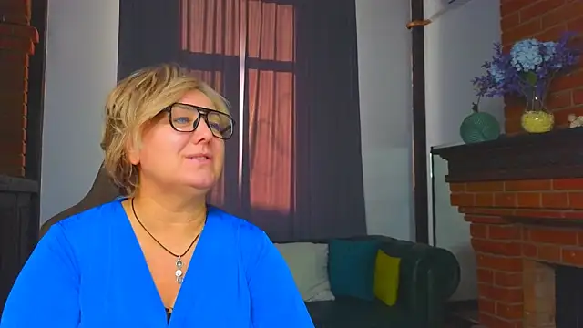 Snapshot of Marta_Wils chatting on November 6, 2025, 3:07 am Marta Wils online show from November 6, 2025, 3:07 am