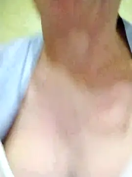 Snapshot of Alissa55552111 chatting on September 30, 2025, 6:35 pm Alissa55552111 online show from September 30, 2025, 6:35 pm