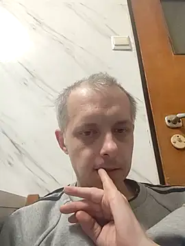 szajbusek41 online show from January 12, 2026, 3:39 pm