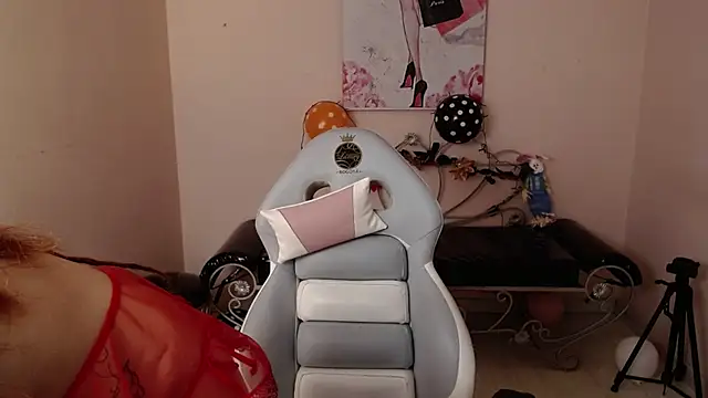 gaby angel  online show from October 25, 2025, 8:47 pm