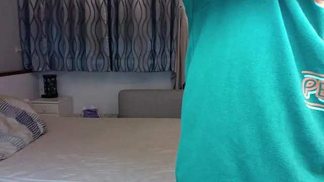 kai101010 online show from November 12, 2025, 2:17 pm