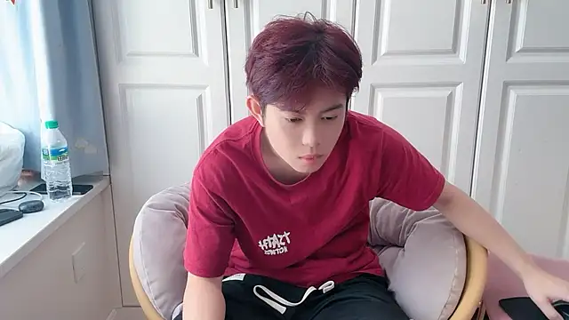 Snapshot of xlong00099 chatting on October 8, 2025, 4:10 am xlong00099 online show from October 8, 2025, 4:10 am