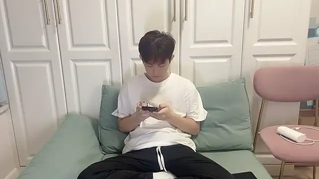 Snapshot of xlong00099 chatting on October 25, 2025, 10:34 am xlong00099 online show from October 25, 2025, 10:34 am