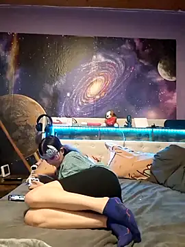 Hot SkinnyGirl online show from November 1, 2025, 1:35 pm