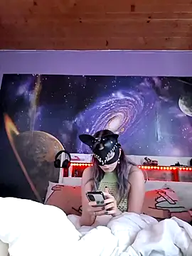 Hot SkinnyGirl online show from November 2, 2025, 1:24 pm