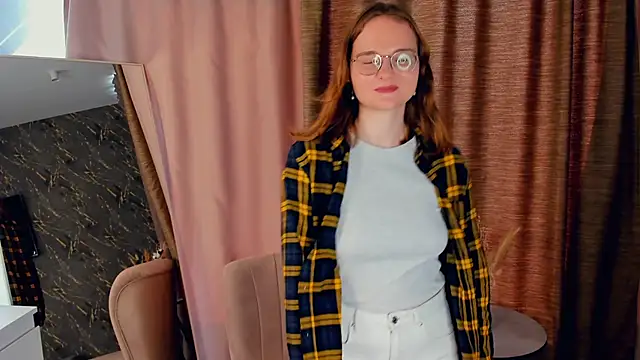 ToyaCacibauda online show from September 19, 2025, 7:43 am