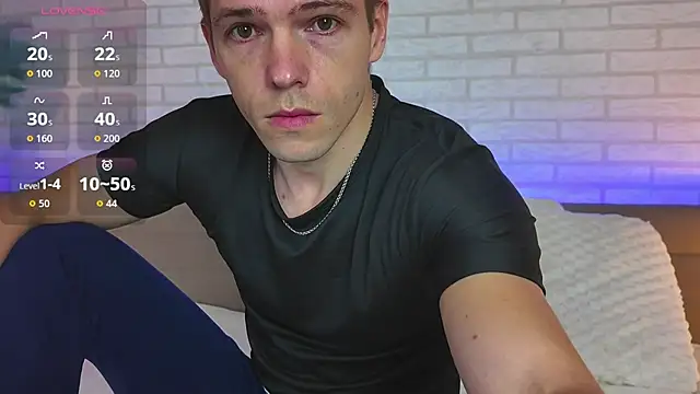 Snapshot of GarettVoss chatting on October 11, 2025, 4:33 am GarettVoss online show from October 11, 2025, 4:33 am