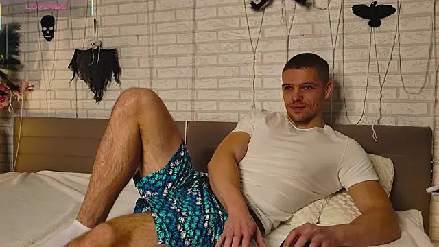 Snapshot of GarettVoss chatting on October 29, 2025, 6:26 am GarettVoss online show from October 29, 2025, 6:26 am