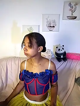 Snapshot of Suzanelee1 chatting on October 1, 2025, 1:50 pm Suzanelee1 online show from October 1, 2025, 1:50 pm