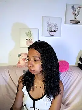 Snapshot of Suzanelee1 chatting on October 7, 2025, 3:09 pm Suzanelee1 online show from October 7, 2025, 3:09 pm