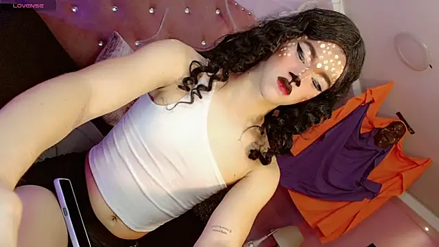 Snapshot of Sophia_Stonee chatting on October 22, 2025, 10:59 am Sophia Stonee online show from October 22, 2025, 10:59 am