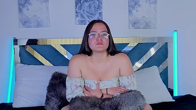 linda vega1 online show from September 17, 2025, 3:46 pm