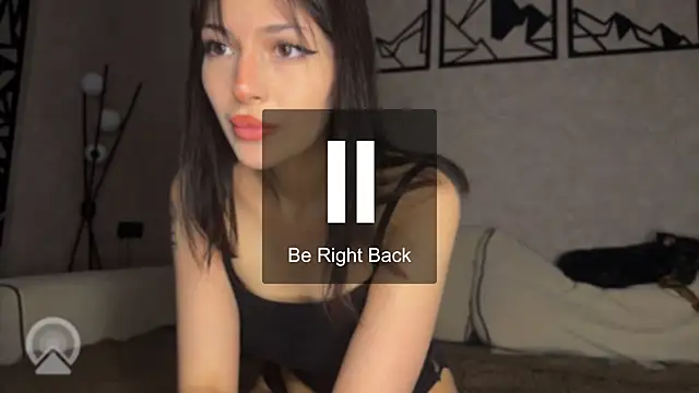 sweeet strawberies online show from June 7, 2026, 6:44 pm