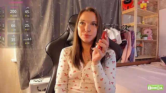 Elle Blair online show from September 18, 2025, 6:48 am