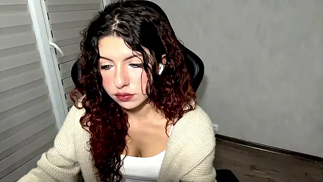 Snapshot of BabyJune18 chatting on September 26, 2025, 5:39 pm BabyJune18 online show from September 26, 2025, 5:39 pm