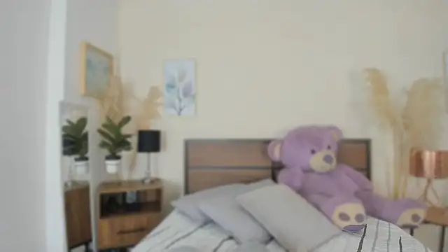 SofiaClarkson online show from February 6, 2026, 11:57 am