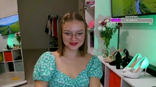 Miss Diamond Maria online show from November 4, 2025, 6:29 pm