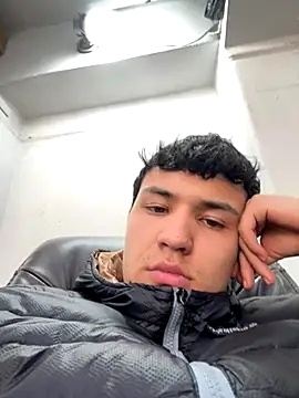 Snapshot of El_awo_ chatting on October 12, 2025, 8:41 pm El awo online show from October 12, 2025, 8:41 pm