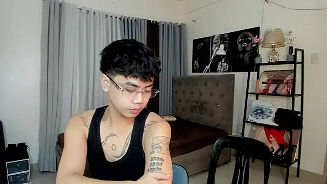 Snapshot of UncensoredCock chatting on October 23, 2025, 4:50 pm UncensoredCock online show from October 23, 2025, 4:50 pm