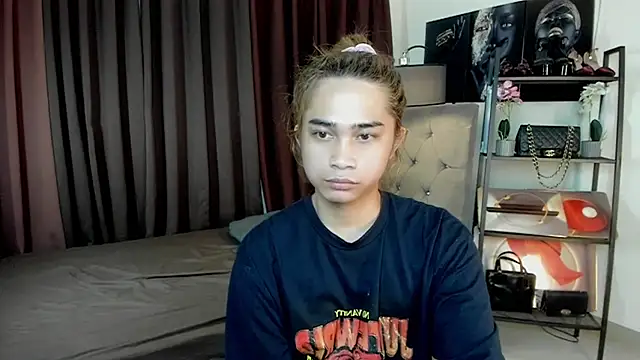 Snapshot of UncensoredCock chatting on November 7, 2025, 5:02 pm UncensoredCock online show from November 7, 2025, 5:02 pm