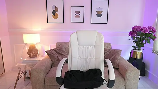 Snapshot of BillieBrownn chatting on October 17, 2025, 7:05 pm BillieBrownn online show from October 17, 2025, 7:05 pm