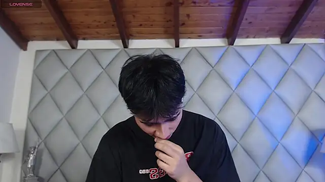 Clement Reyes online show from November 2, 2025, 1:13 pm