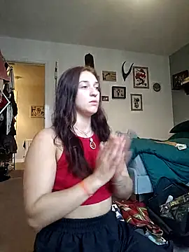 Snapshot of laradoom chatting on October 3, 2025, 11:07 am laradoom online show from October 3, 2025, 11:07 am