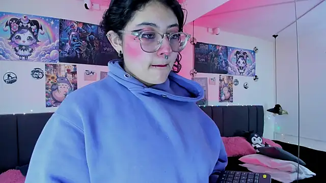 Snapshot of SabrinaV_ chatting on May 20, 2026, 11:27 am SabrinaV online show from May 20, 2026, 11:27 am