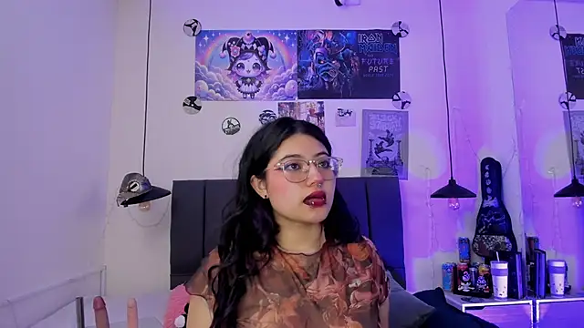 Snapshot of SabrinaV_ chatting on June 1, 2026, 11:12 am SabrinaV online show from June 1, 2026, 11:12 am