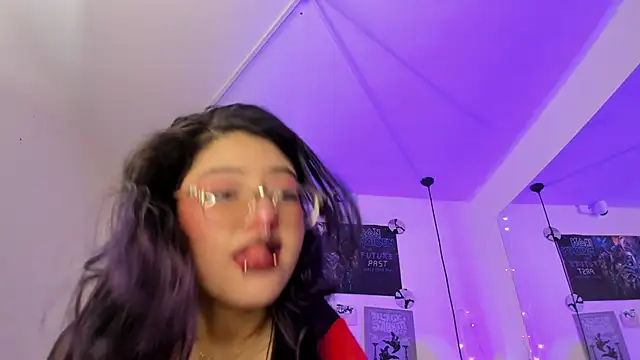 Snapshot of SabrinaV_ chatting on June 4, 2026, 11:27 am SabrinaV online show from June 4, 2026, 11:27 am