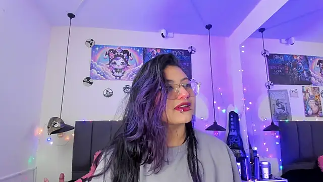 Snapshot of SabrinaV_ chatting on June 11, 2026, 11:19 am SabrinaV online show from June 11, 2026, 11:19 am