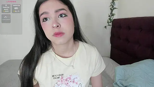 Snapshot of Dulcee_1 chatting on May 19, 2026, 11:16 am Dulcee 1 online show from May 19, 2026, 11:16 am