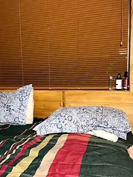 Snapshot of Dani_and_Ander chatting on October 7, 2025, 11:24 pm Dani and Ander online show from October 7, 2025, 11:24 pm