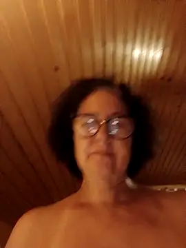 vikimoon11 online show from September 21, 2025, 10:22 pm