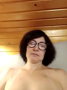 vikimoon11 online show from October 9, 2025, 12:47 pm