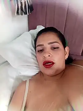 Hugueboobs chantall  online show from February 17, 2026, 7:53 pm