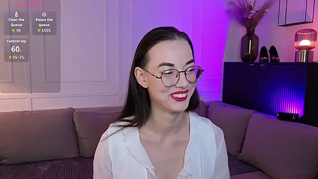 Snapshot of EmmaJakson chatting on September 23, 2025, 2:31 pm EmmaJakson online show from September 23, 2025, 2:31 pm