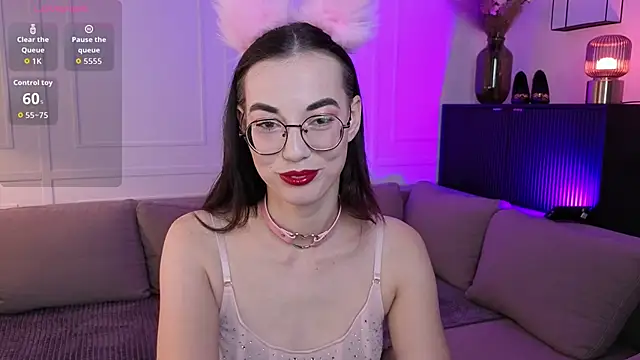 Snapshot of EmmaJakson chatting on September 27, 2025, 2:11 pm EmmaJakson online show from September 27, 2025, 2:11 pm