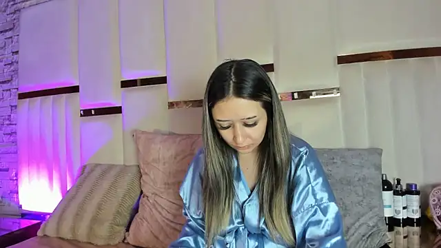 ANLLELOAndANGELA online show from May 7, 2026, 5:18 pm