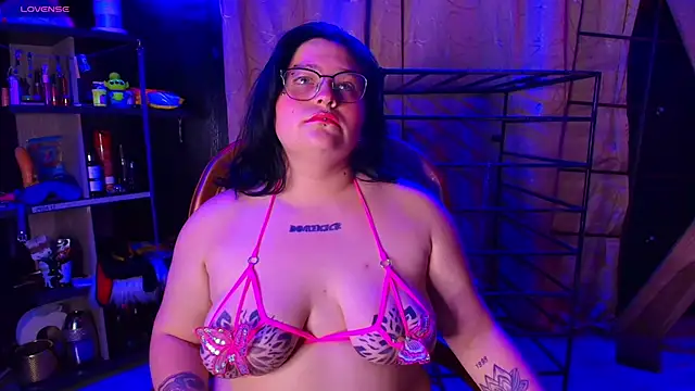 Snapshot of Miilaa___ chatting on November 14, 2025, 4:11 am Miilaa online show from November 14, 2025, 4:11 am