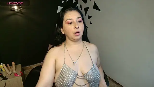 Snapshot of AgataThompson_ chatting on October 13, 2025, 8:53 pm AgataThompson online show from October 13, 2025, 8:53 pm