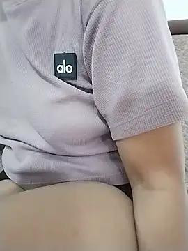 Karin 39 online show from July 28, 2026, 2:46 pm