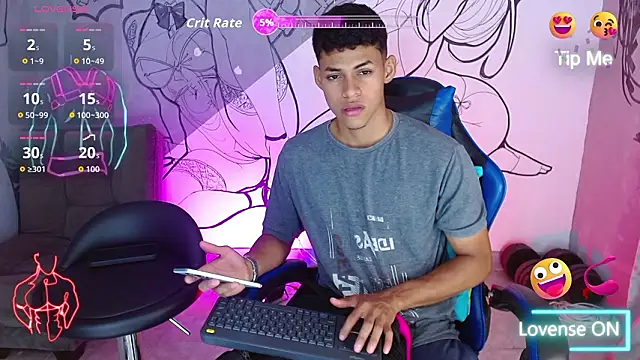 Snapshot of deivid_bigcock1 chatting on February 20, 2026, 12:18 am deivid bigcock1 online show from February 20, 2026, 12:18 am