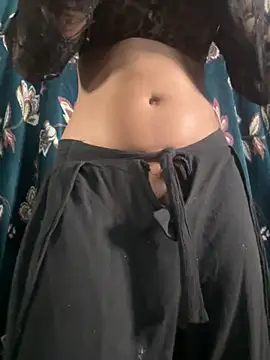 Snapshot of DAMinii_ chatting on November 6, 2025, 6:42 pm DAMinii online show from November 6, 2025, 6:42 pm