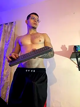 Snapshot of Matt_your_master_ chatting on October 28, 2025, 11:47 am Matt your master online show from October 28, 2025, 11:47 am