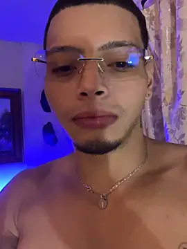 Snapshot of Matt_your_master_ chatting on October 30, 2025, 11:05 pm Matt your master online show from October 30, 2025, 11:05 pm