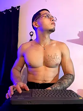 Snapshot of Matt_your_master_ chatting on November 2, 2025, 10:39 am Matt your master online show from November 2, 2025, 10:39 am