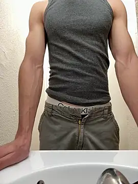 Snapshot of gymratforyouu chatting on September 22, 2025, 2:35 am gymratforyouu online show from September 22, 2025, 2:35 am